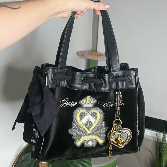 Juicy Couture Handbags - ꧁ Black, Silver, & Gold Vintage Velour Juicy Couture Daydreamer Tote ꧂